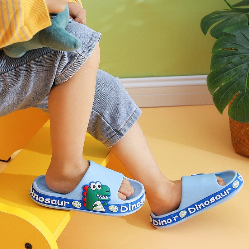 Chinelo Infantil Anti-Derrapante Dino Crocks - Acaso Das Mulheres Modernas